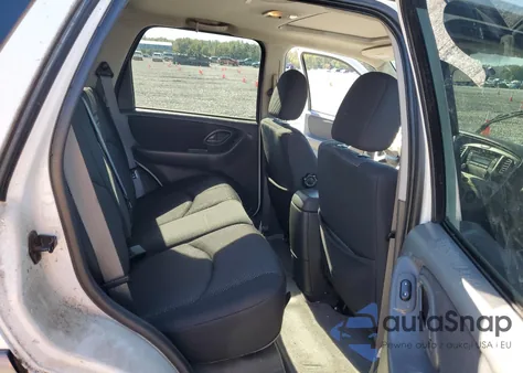 2005 Mazda Tribute S из США, поврежденный, VIN 4F2YZ04175KM12181